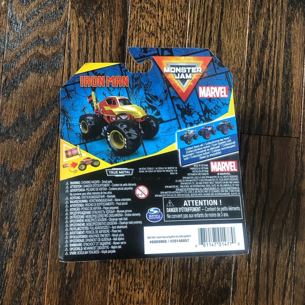 *NWT* Monster Jam Monster Trucks x Marvel Iron Man w/Flag- Series 1 - 1:64 Scale - Picture 3 of 6